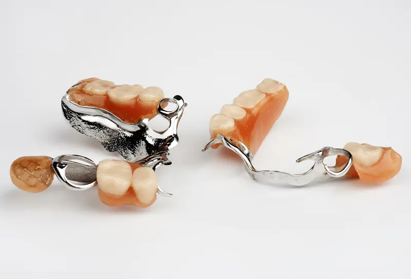 Partial denture appliances used to replace multiple missing teeth